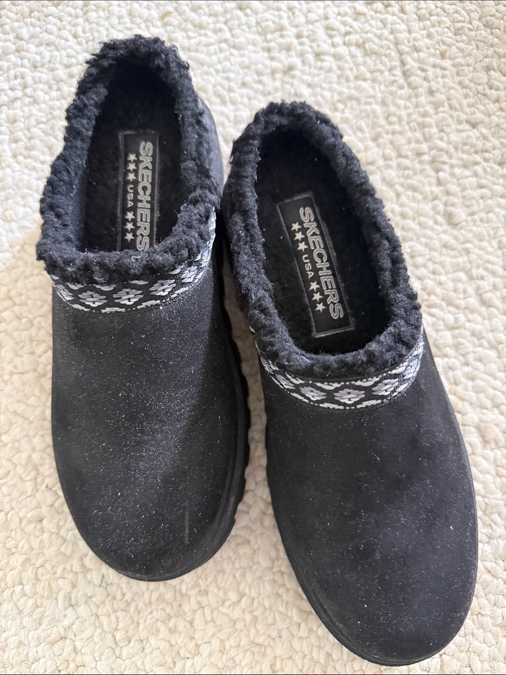 Skechers Black Fleece-Lined Slip-On Mules with Patterned Trim, size 7